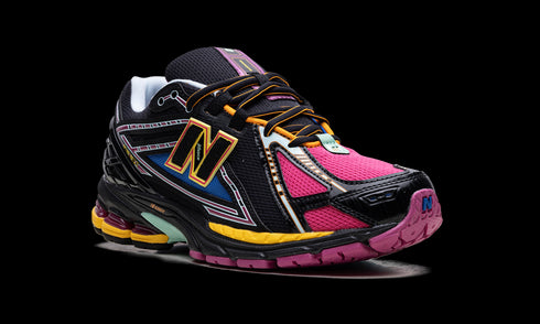 1906 "Black/Pink"